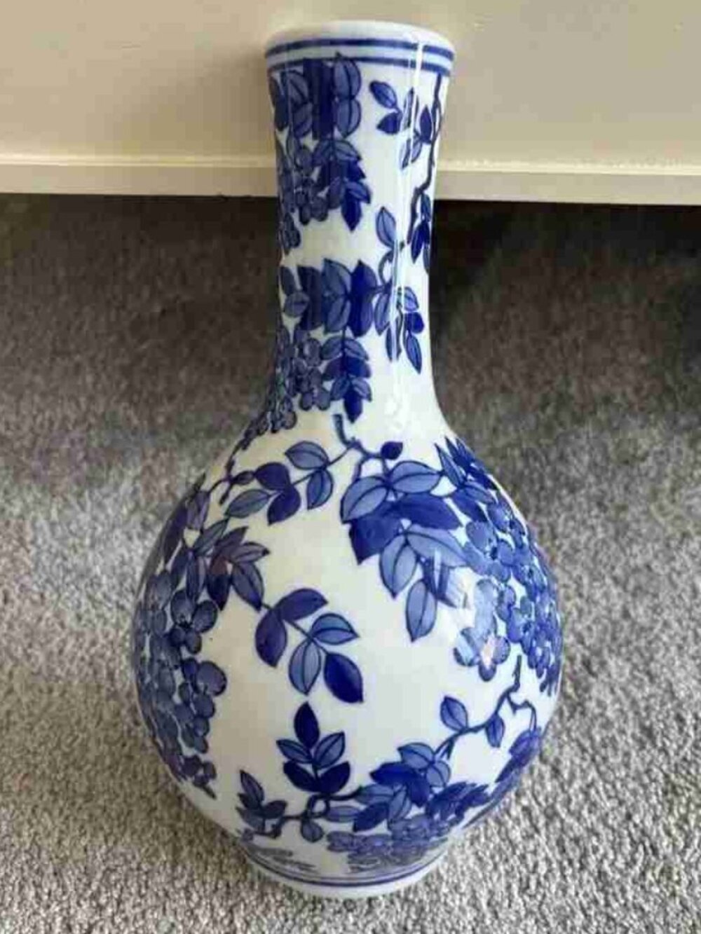 Blue & White Chinese Porcelain Vase Wisteria Floral Tianqiu Bottle